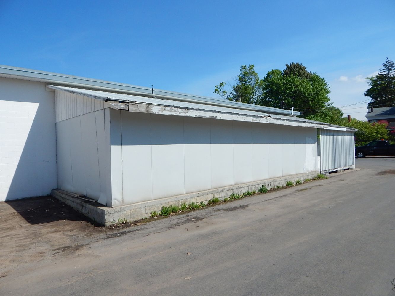 6006 New Hartford St, Wolcott, NY 14590